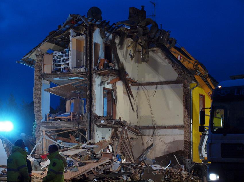 Hausexplosion Bruehl bei Koeln Pingsdorferstr P353.JPG